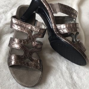 Slip-on comfortable and elegant Aerosoles US7